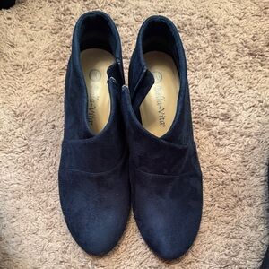 Bella Vita Women's Black Ankle Booties